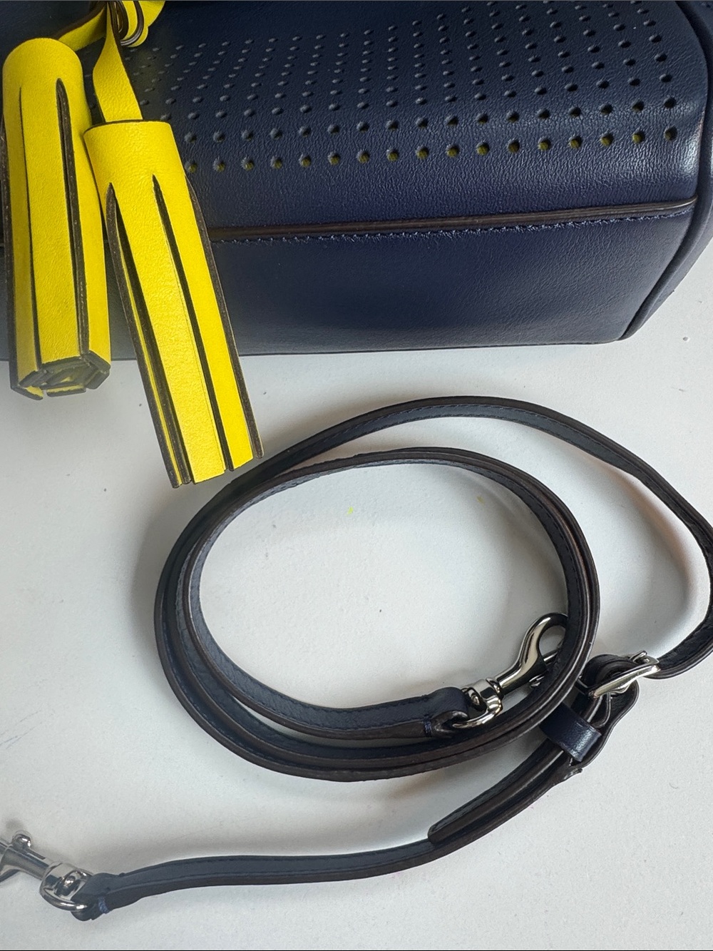 Coach Legacy Mini-Tanner tote in navy blue with yellow accent - Picture 4 of 4